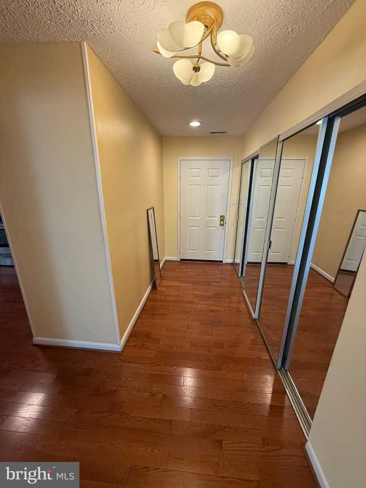 2101 Woodbox Ln #B - Photo 4 of 20