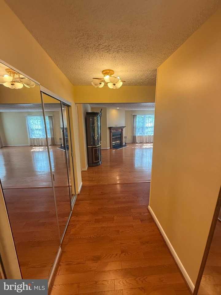 2101 Woodbox Ln #B - Photo 5 of 20