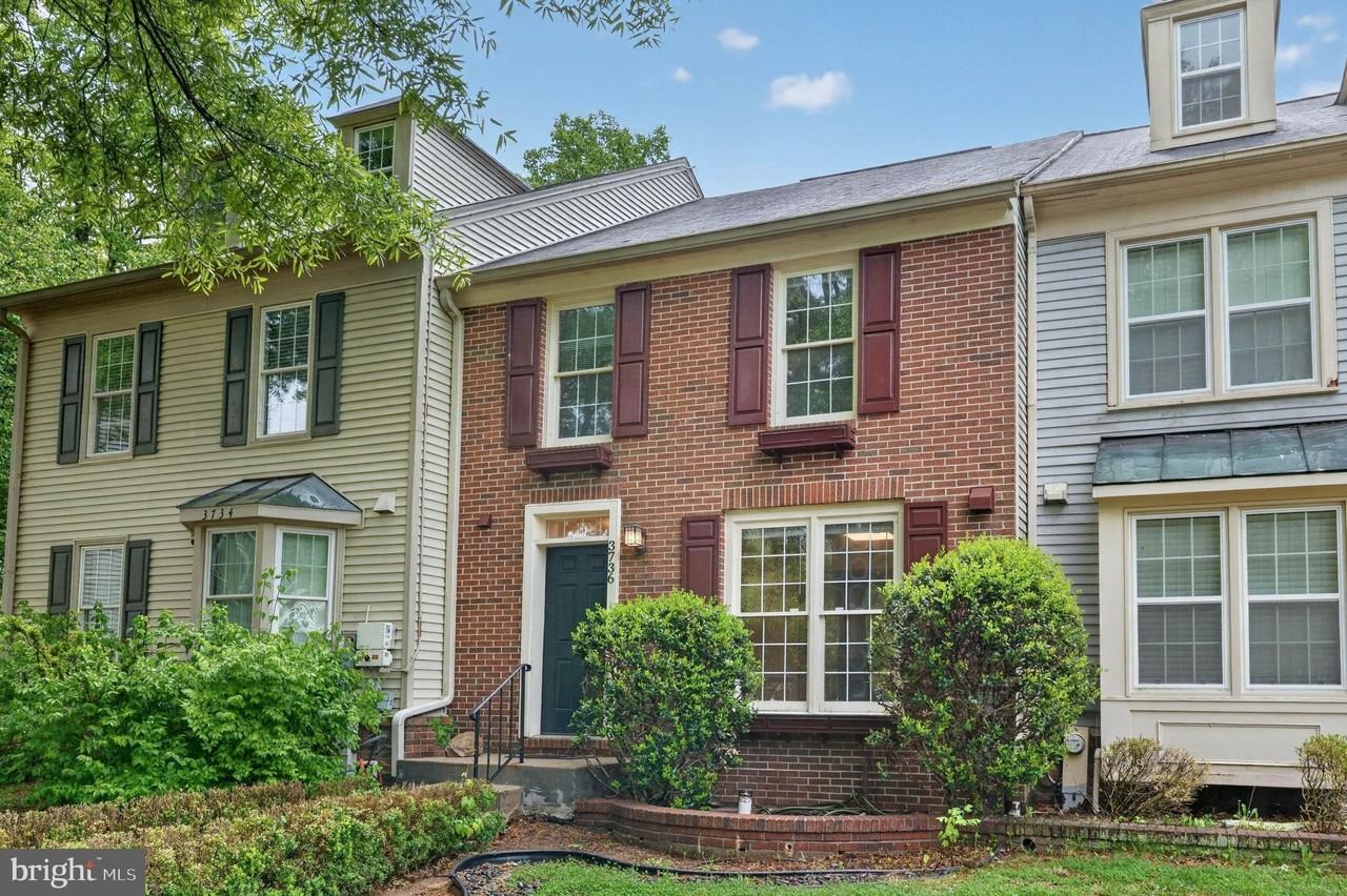 3736 Angelton Ct - Photo 3 of 32