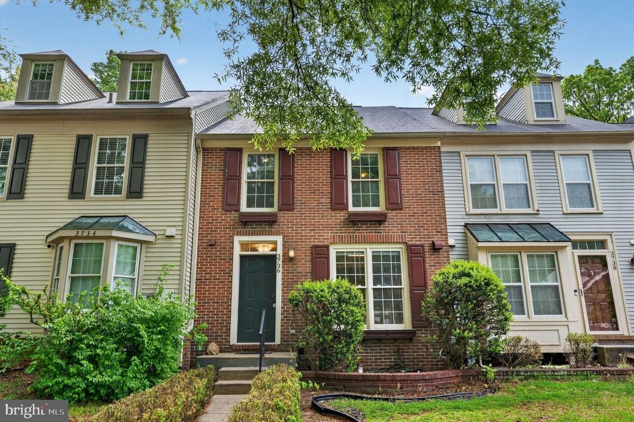 3736 Angelton Ct - Photo 4 of 32