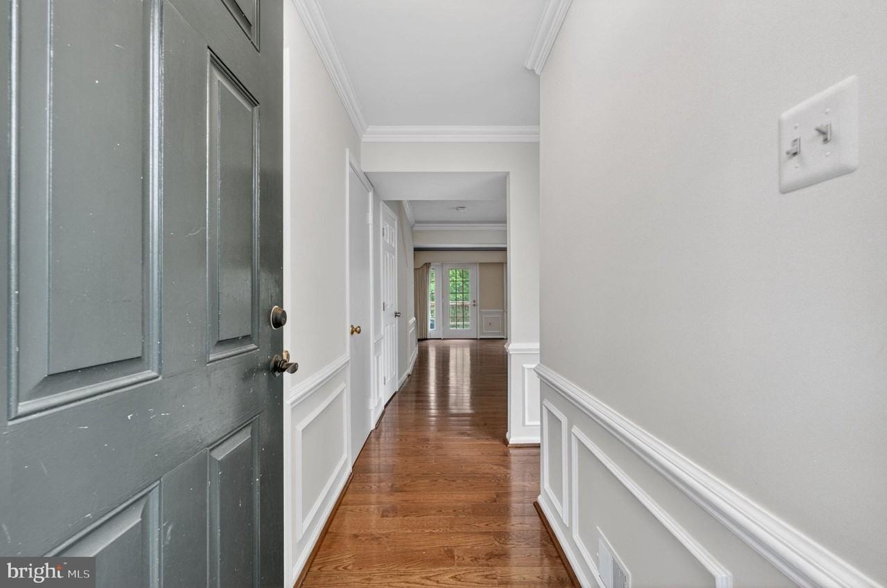 3736 Angelton Ct - Photo 5 of 32