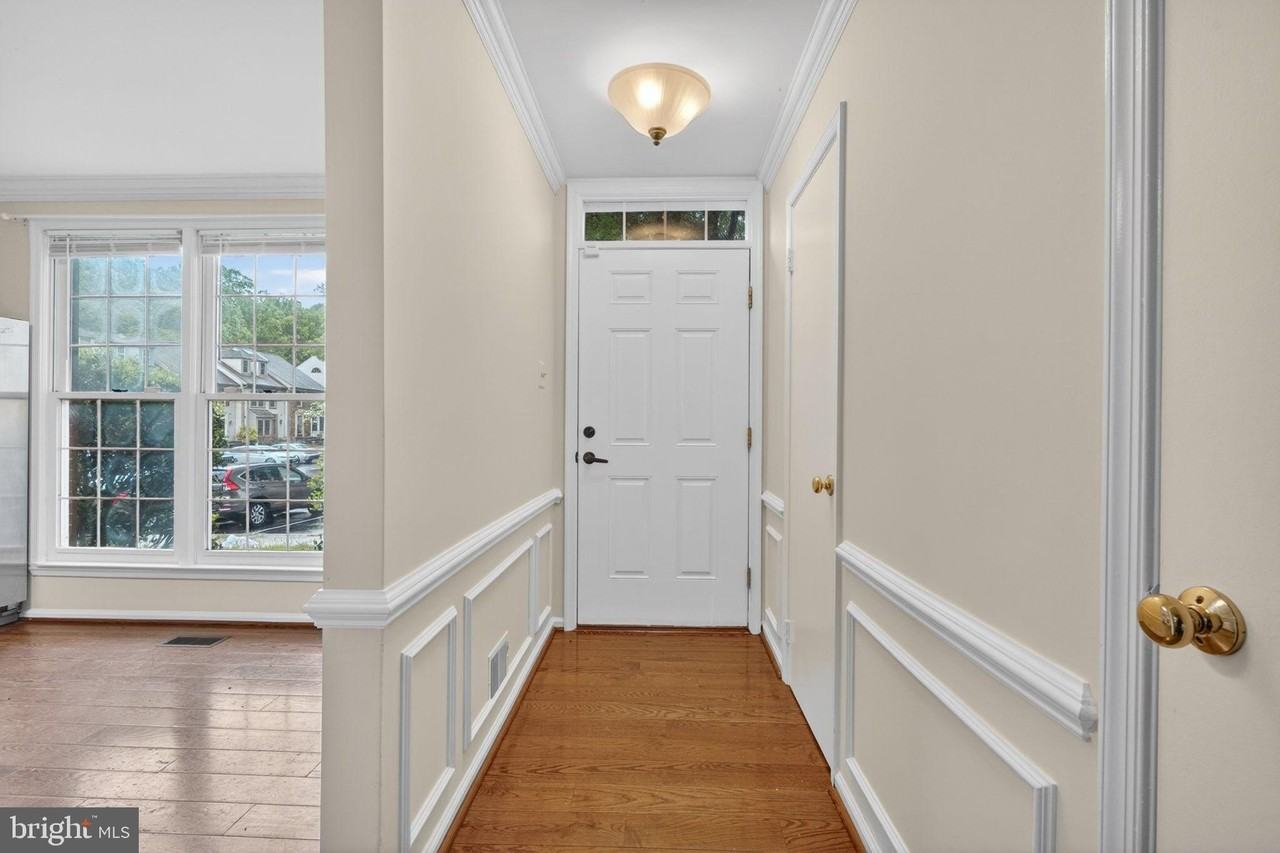 3736 Angelton Ct - Photo 6 of 32