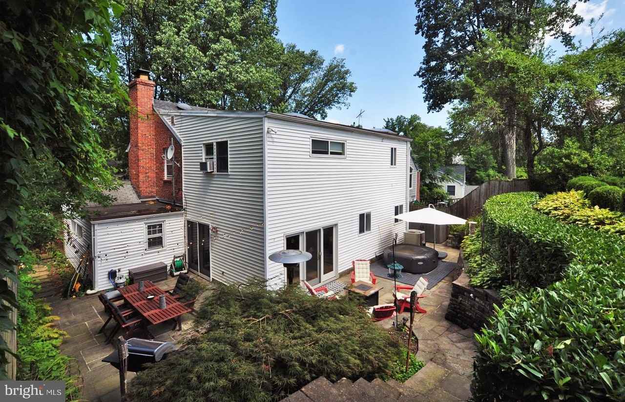 4306 Kentbury Dr - Photo 2 of 41