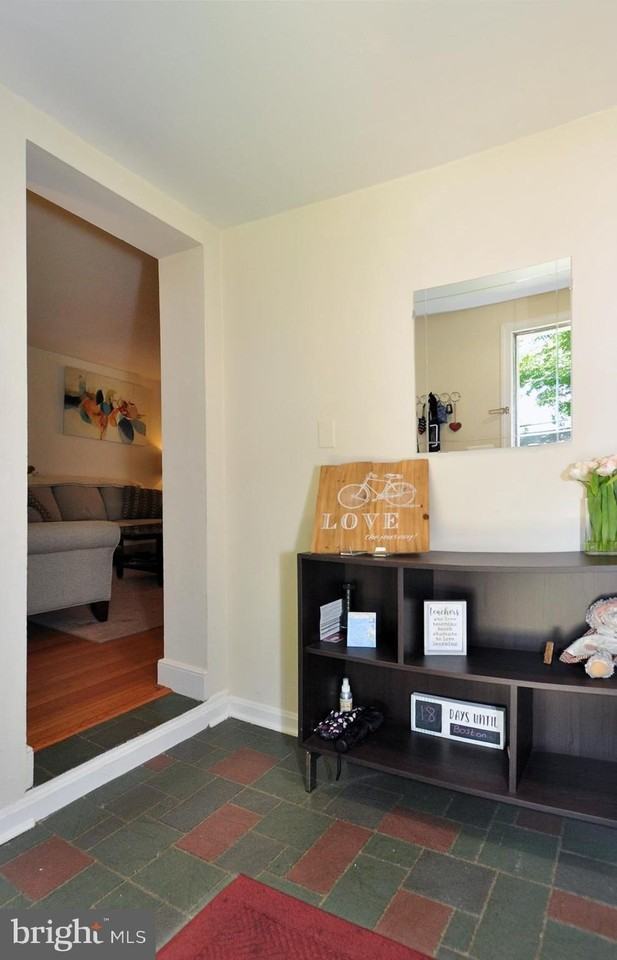 4306 Kentbury Dr - Photo 4 of 41