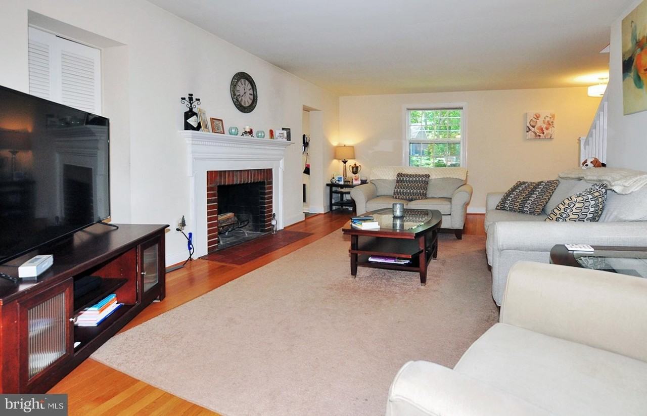 4306 Kentbury Dr - Photo 7 of 41