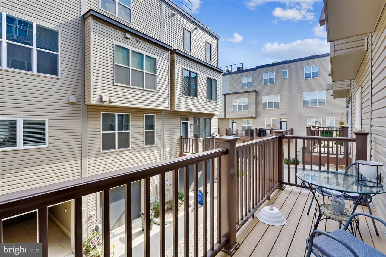 8052 Red Hook St - Photo 7 of 26