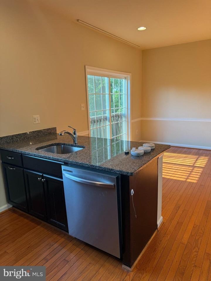 6518 60th Ave - Photo 6 of 44