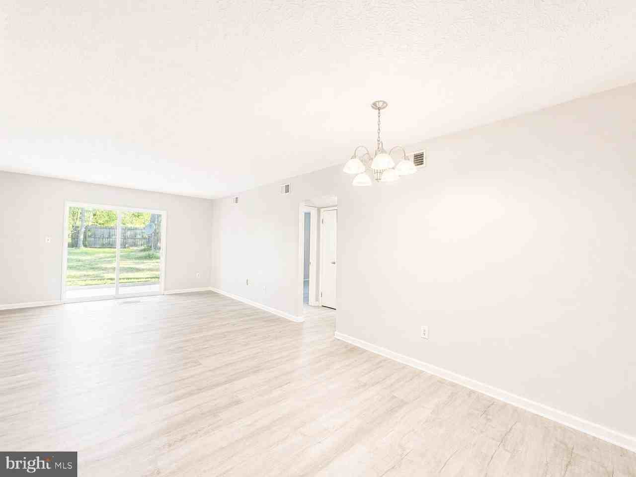 22026 Gloucester Ct #A8 - Photo 3 of 12