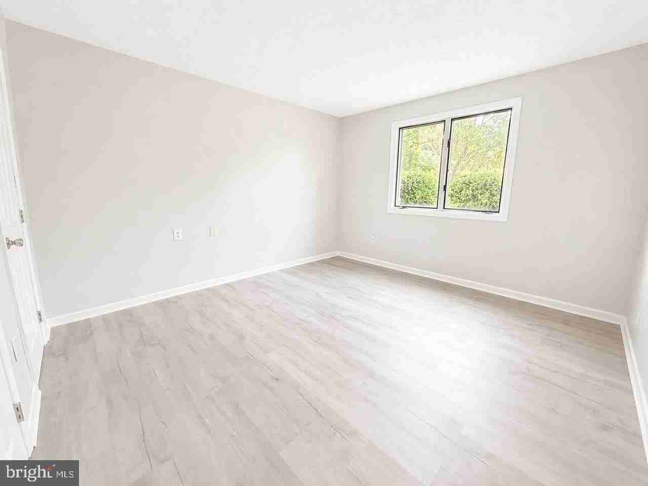 22026 Gloucester Ct #A8 - Photo 6 of 12