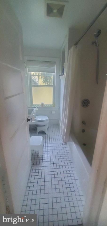 127 S Warner St - Photo 5 of 10