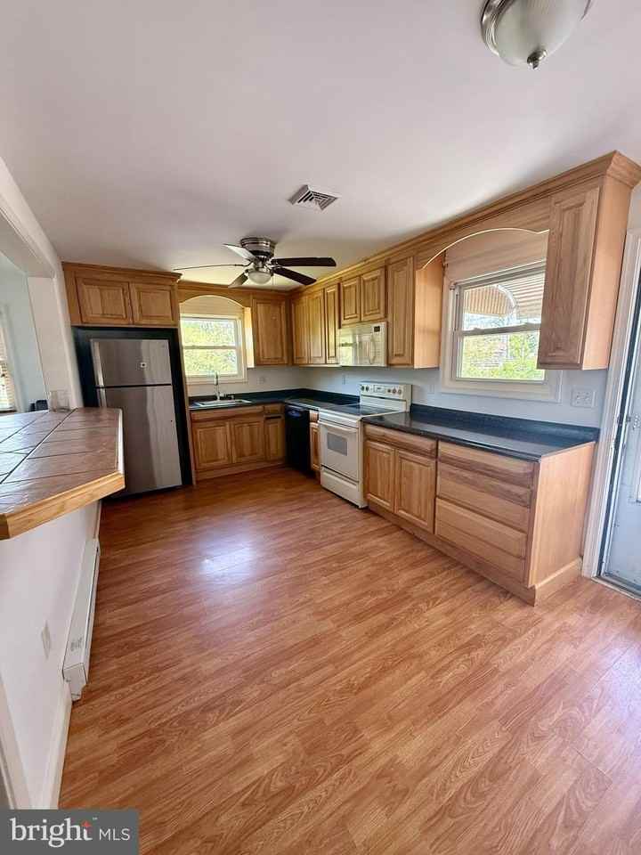 5 Copes Ln - Photo 3 of 18