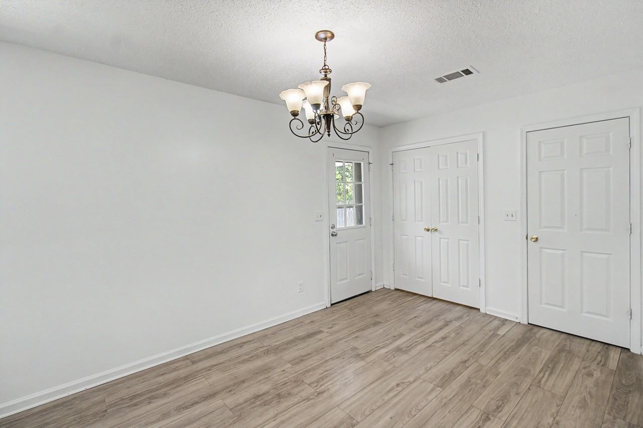 342 Ne Sheila Dr #1 - Photo 6 of 29