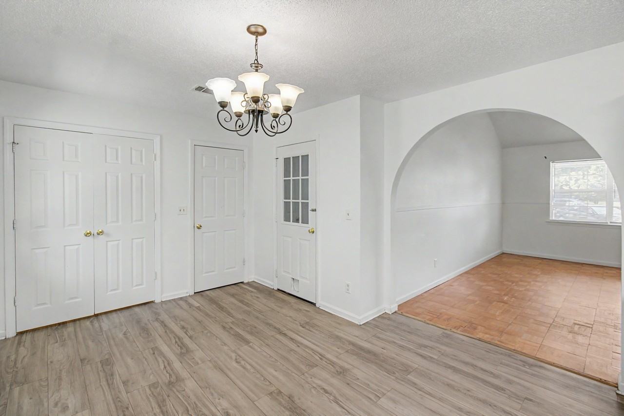 342 Ne Sheila Dr #1 - Photo 7 of 29