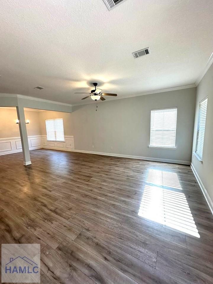156 Hamlet Ct #1 - Photo 5 of 29