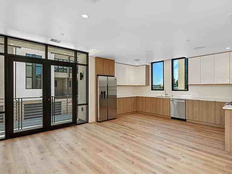 Santa Anita  - 503E #503E - Photo 5 of 12