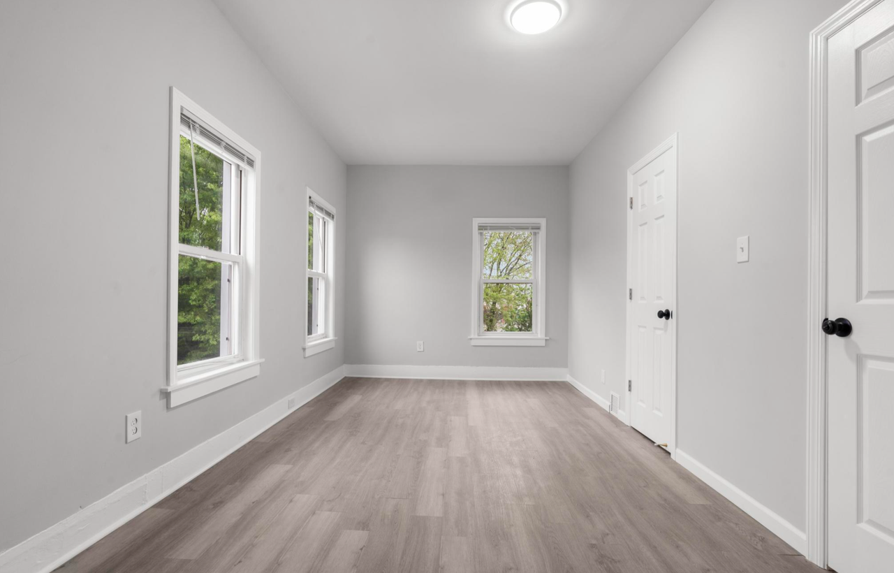 20 Waverly St #1 - Photo 4 of 8