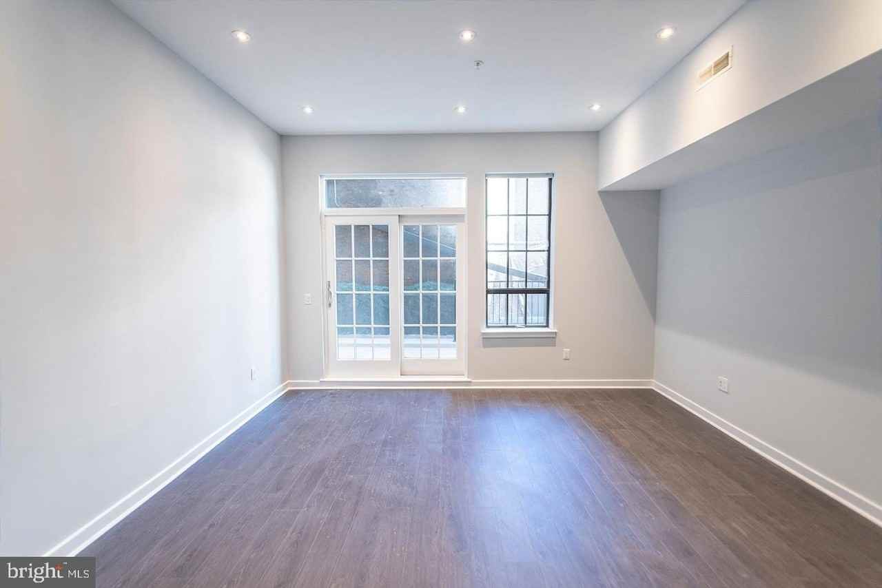 412 S 13th St #505 - Photo 4 of 19