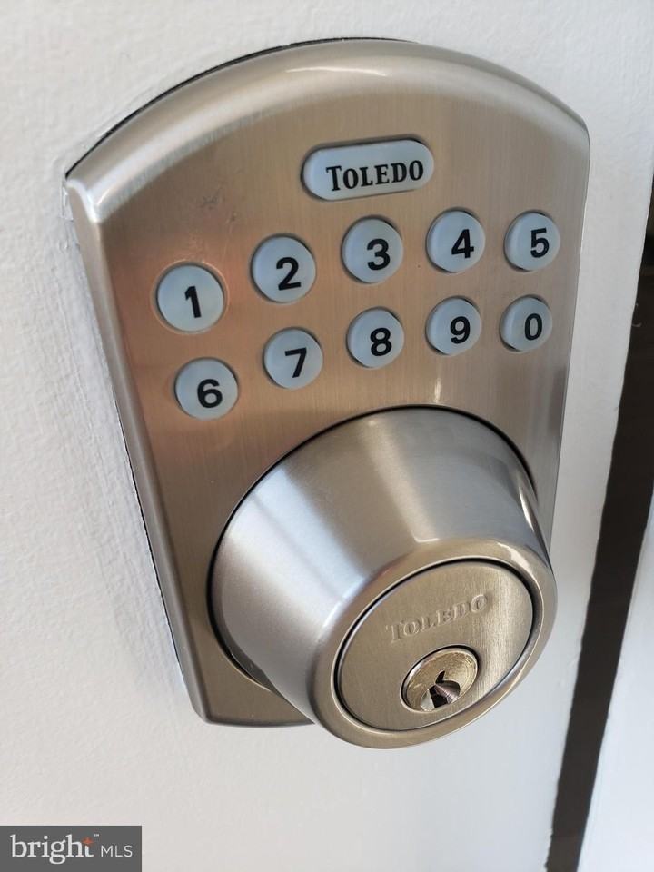 2208 S 15th St #3 - Photo 2 of 17