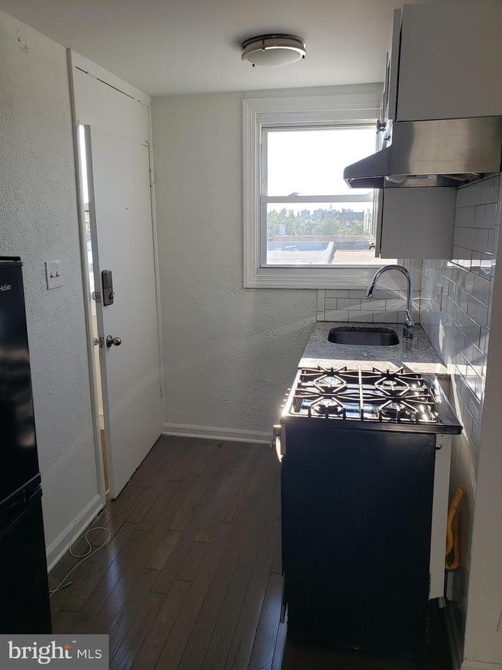 2208 S 15th St #3 - Photo 3 of 17