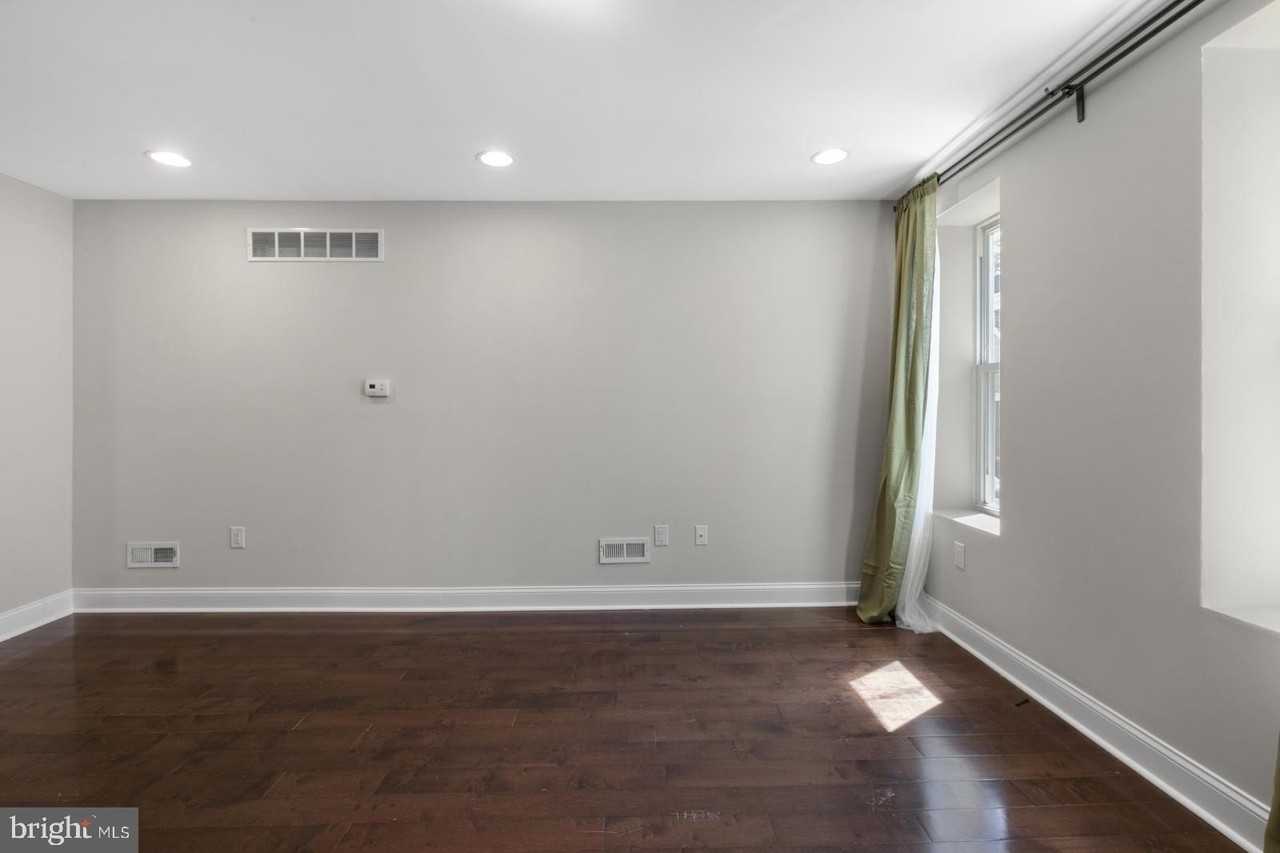 2045 Wilder St - Photo 4 of 29