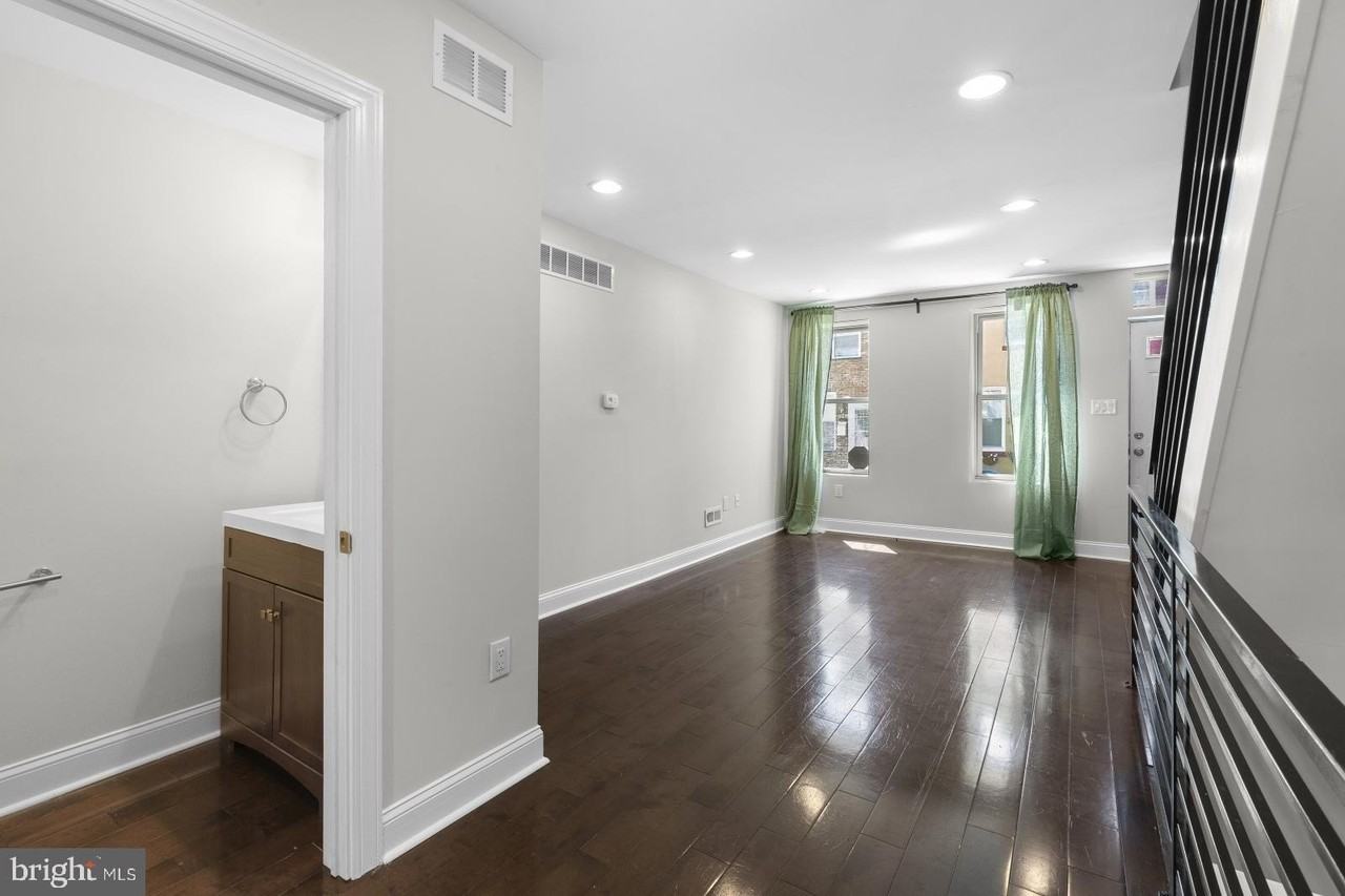 2045 Wilder St - Photo 6 of 29