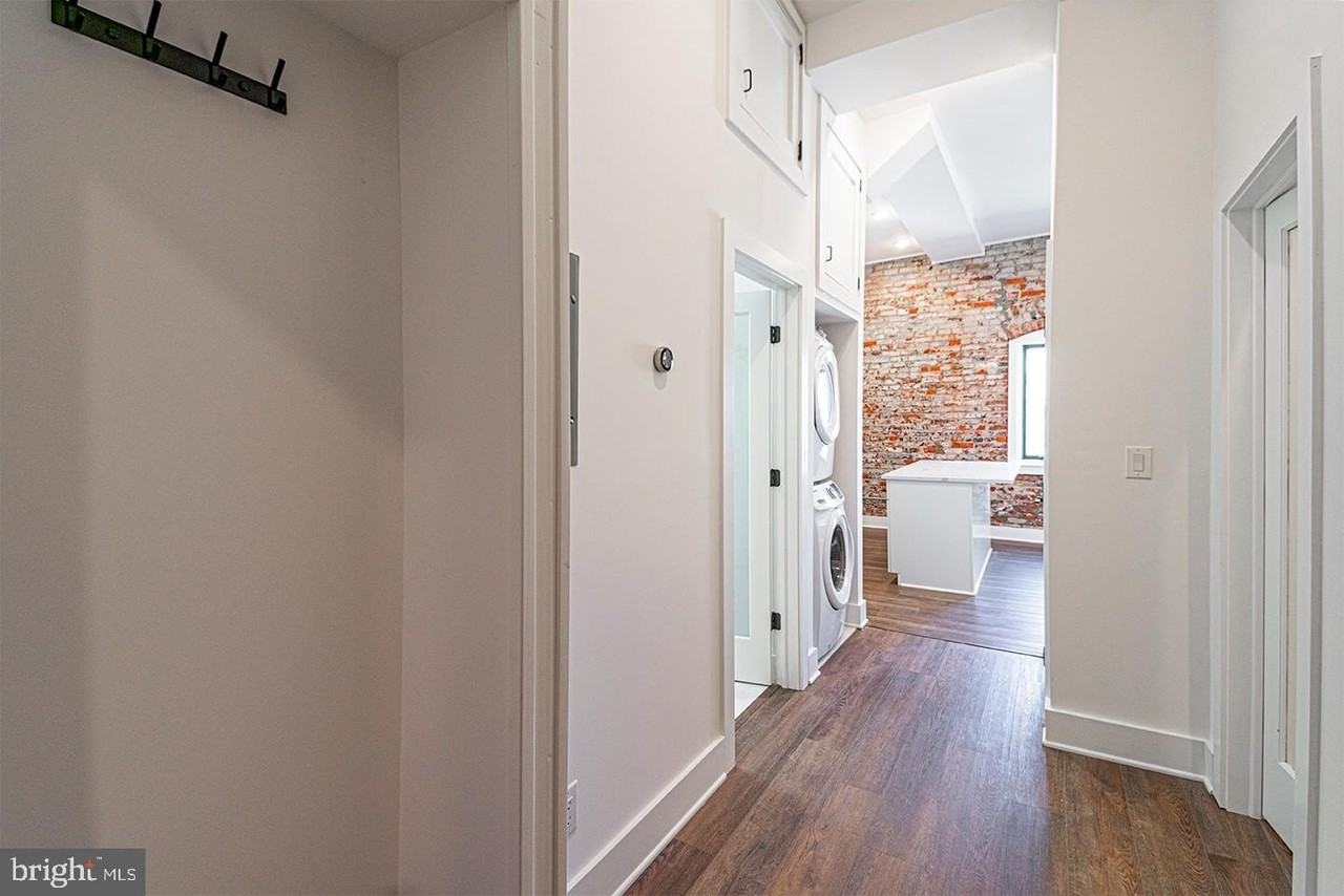 1211 Bainbridge St #3B - Photo 2 of 25