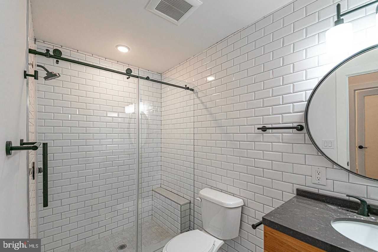 1211 Bainbridge St #3B - Photo 4 of 25