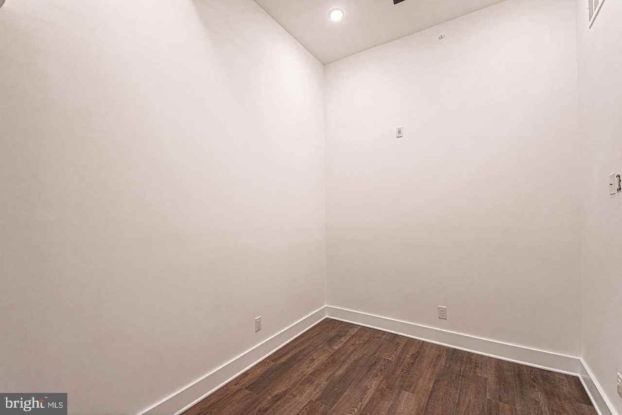 1211 Bainbridge St #3B - Photo 5 of 25