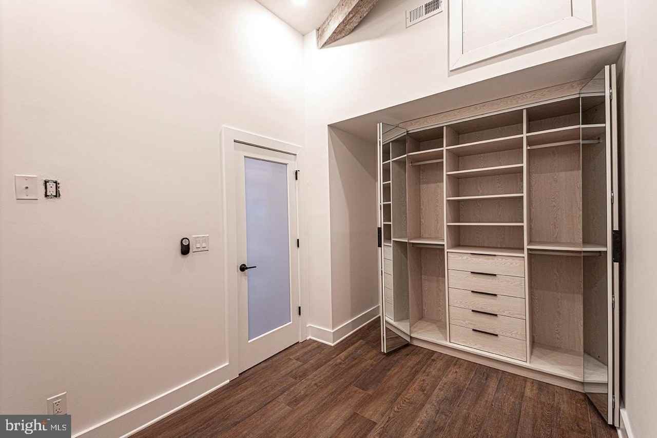 1211 Bainbridge St #3B - Photo 7 of 25