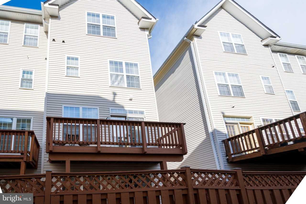 170 Barrett Pl - Photo 6 of 50