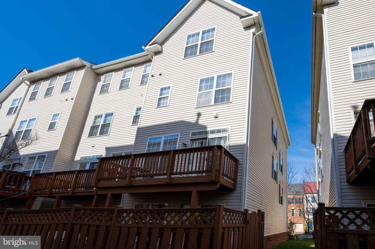 170 Barrett Pl - Photo 7 of 50