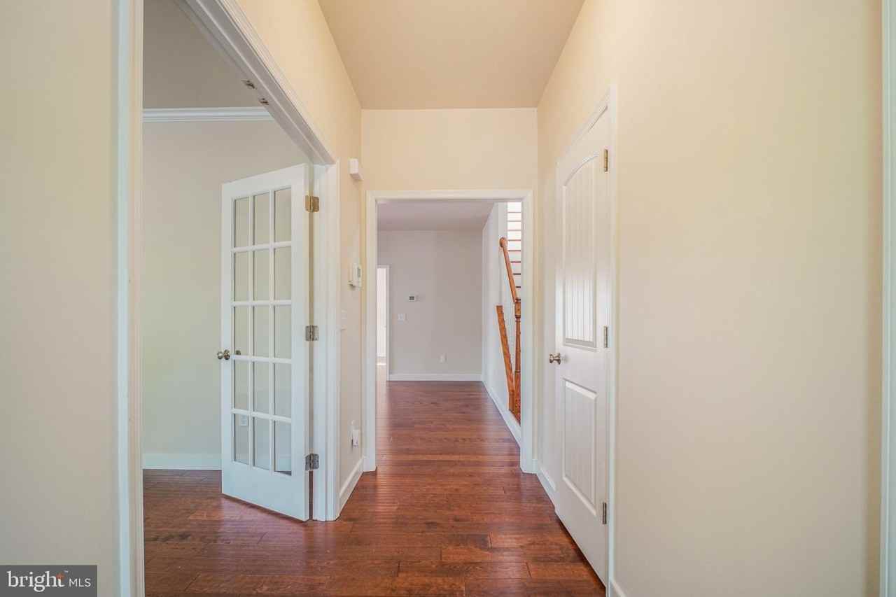 803 Sunken Rd - Photo 3 of 41