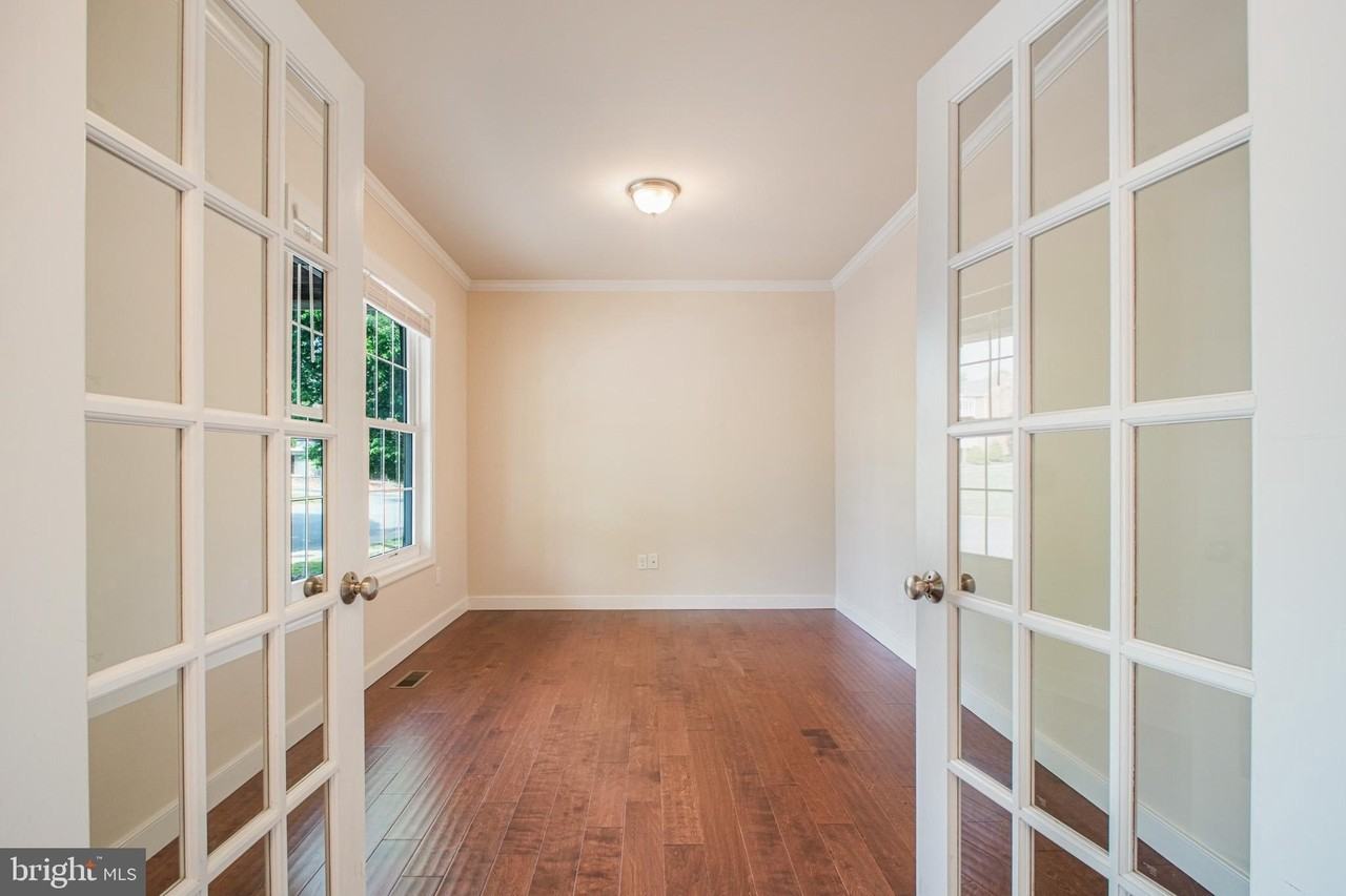 803 Sunken Rd - Photo 4 of 41