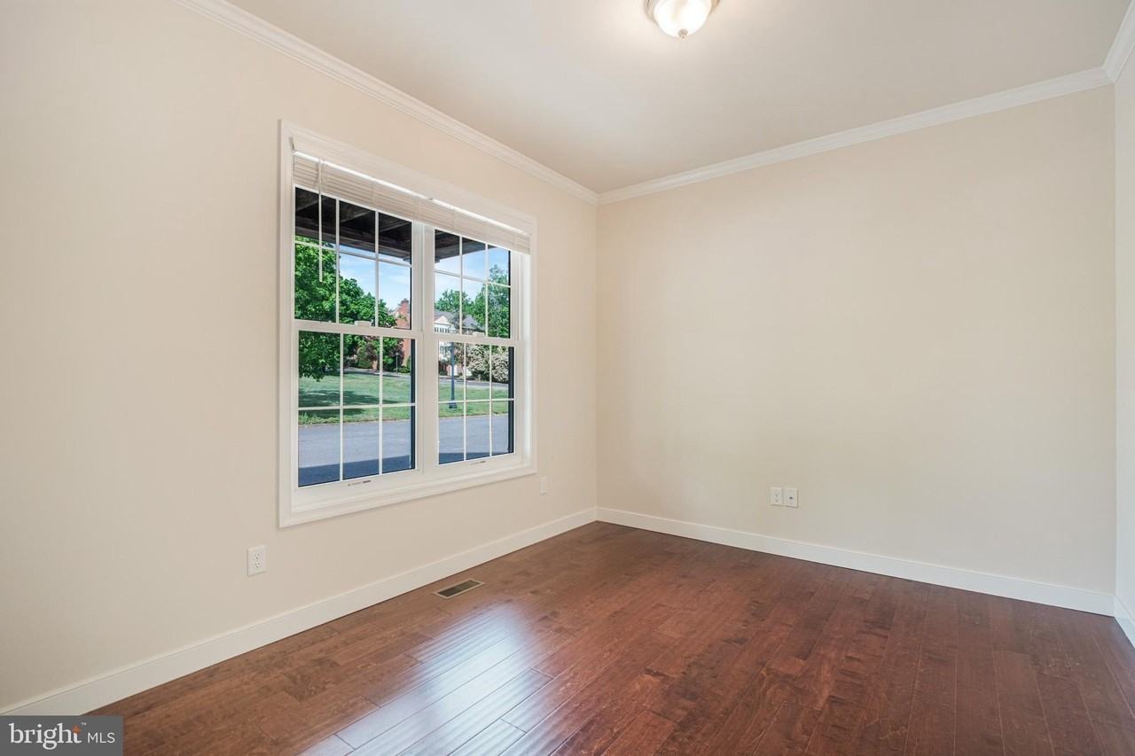 803 Sunken Rd - Photo 5 of 41