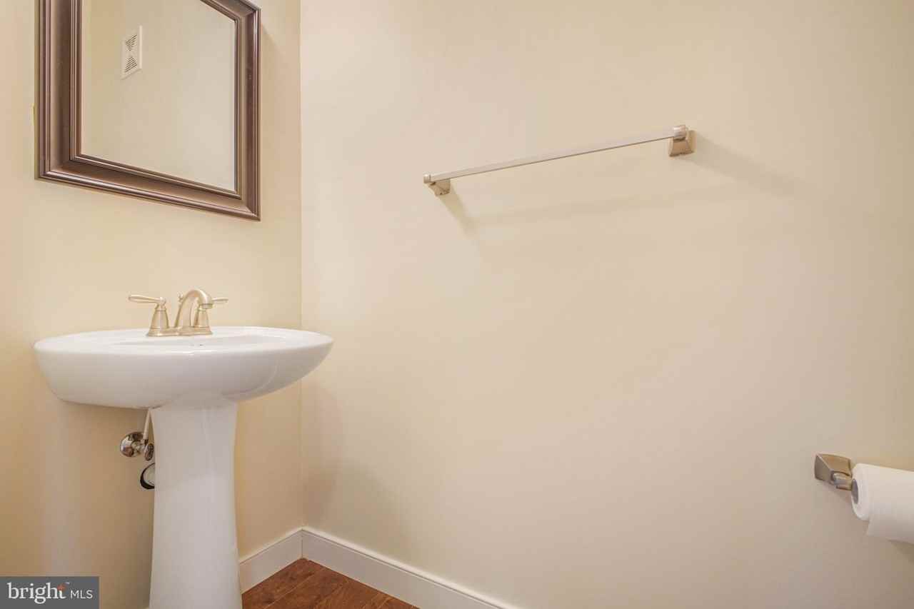 803 Sunken Rd - Photo 7 of 41