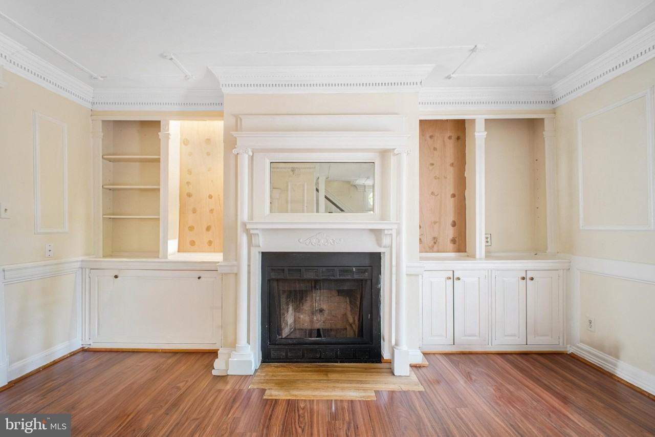 307 Hawke St - Photo 5 of 30