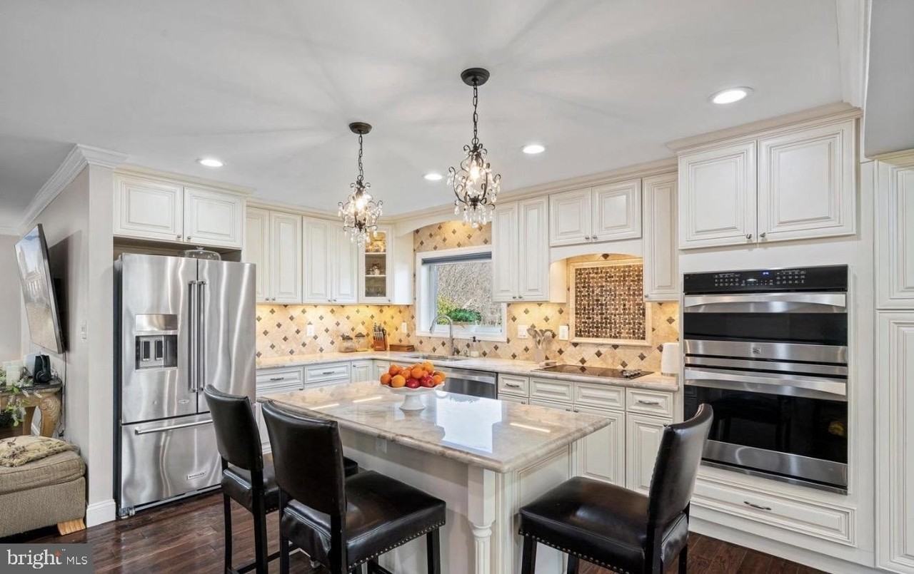 11611 Vale Rd - Photo 4 of 24