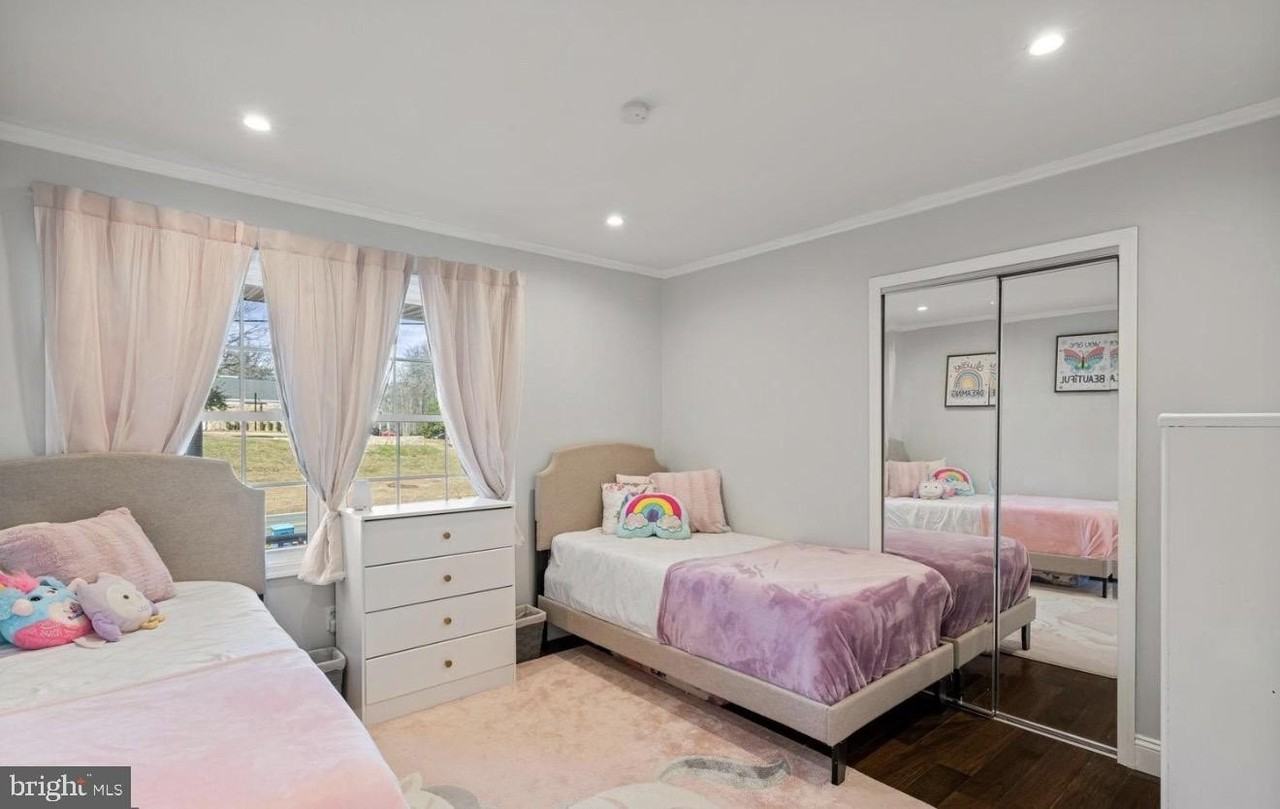 11611 Vale Rd - Photo 7 of 24