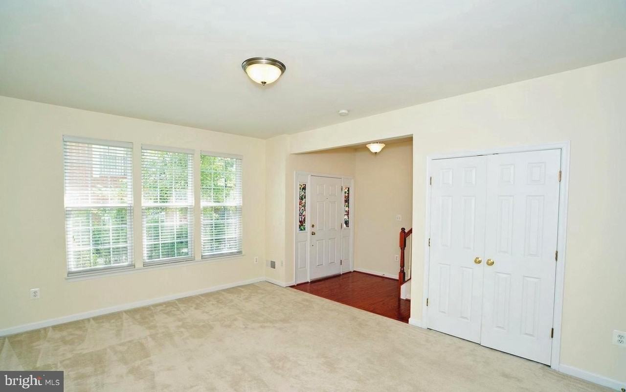 2303 Huntington Station Ct - Photo 3 of 20