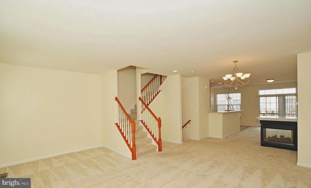 2303 Huntington Station Ct - Photo 5 of 20