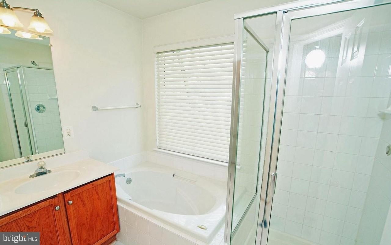 2303 Huntington Station Ct - Photo 7 of 20