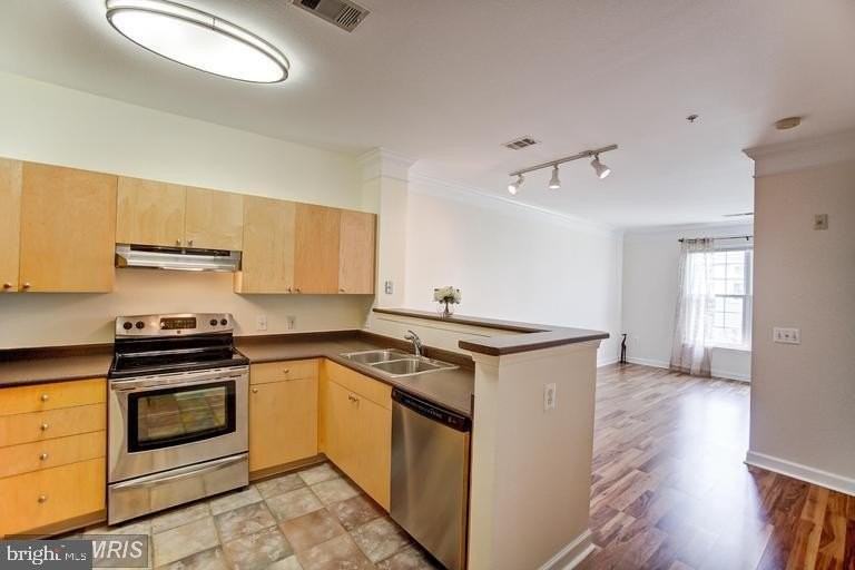 3021 Nicosh Cir #1403 - Photo 4 of 13