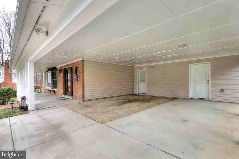 4700 Playfield St - Photo 4 of 22