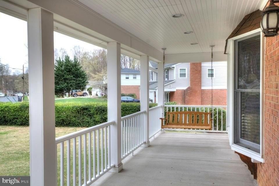 4700 Playfield St - Photo 5 of 22