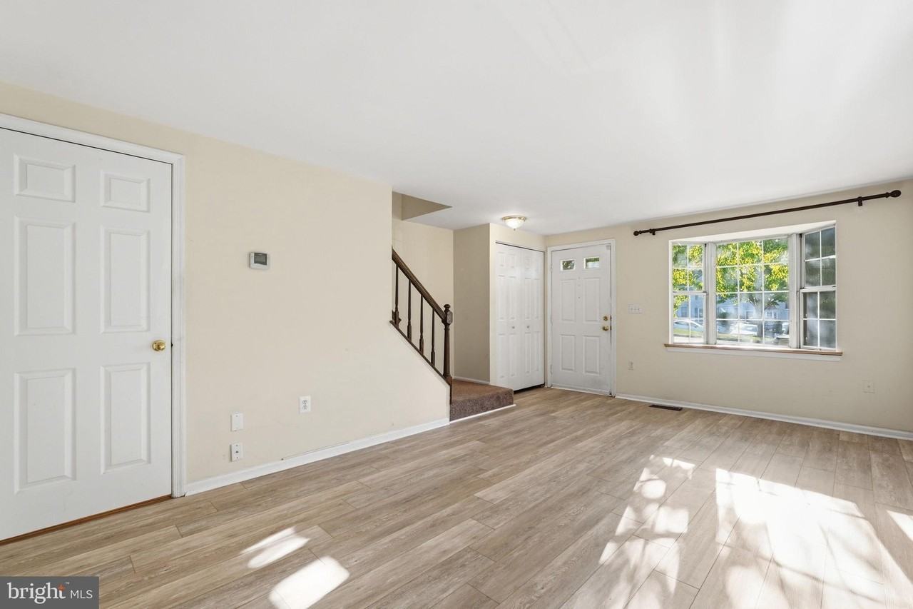 129 Bickel Ct - Photo 3 of 22