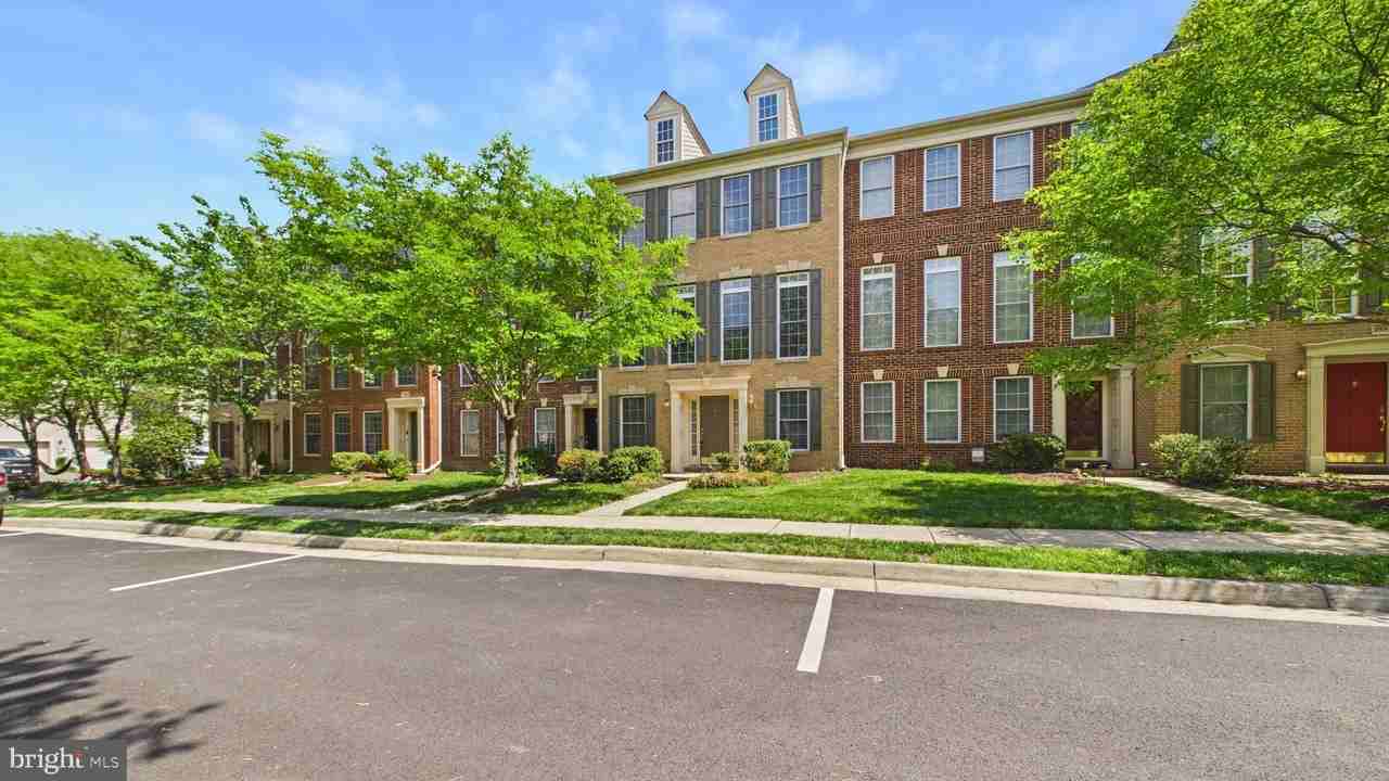 25807 Turlough Ter - Photo 3 of 50