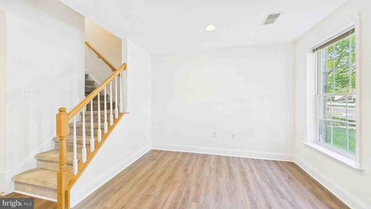 25807 Turlough Ter - Photo 6 of 50