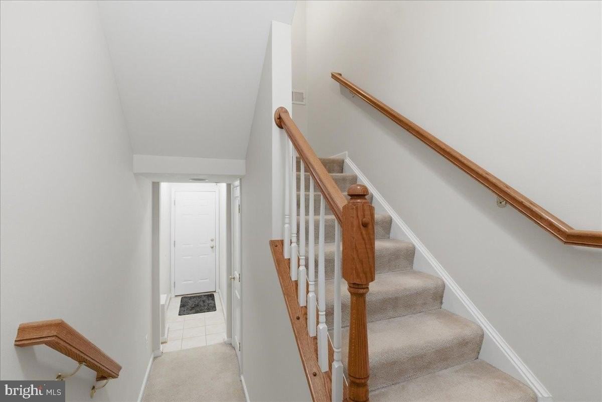 7917 CRESCENT Drive - Photo 4 of 30