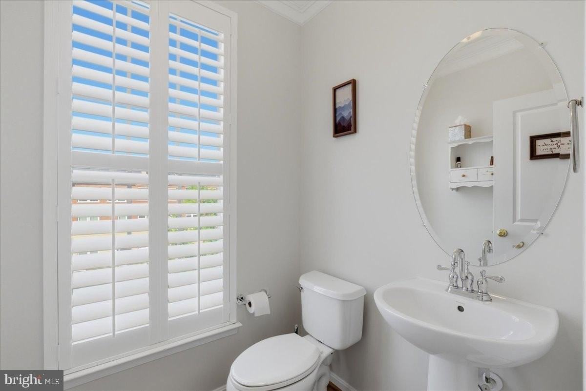 7917 CRESCENT Drive - Photo 5 of 30