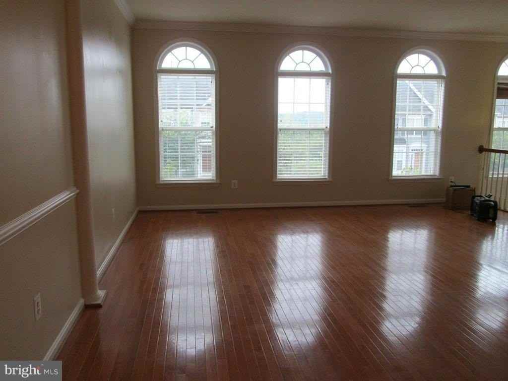 15689 William Bayliss Ct - Photo 4 of 30